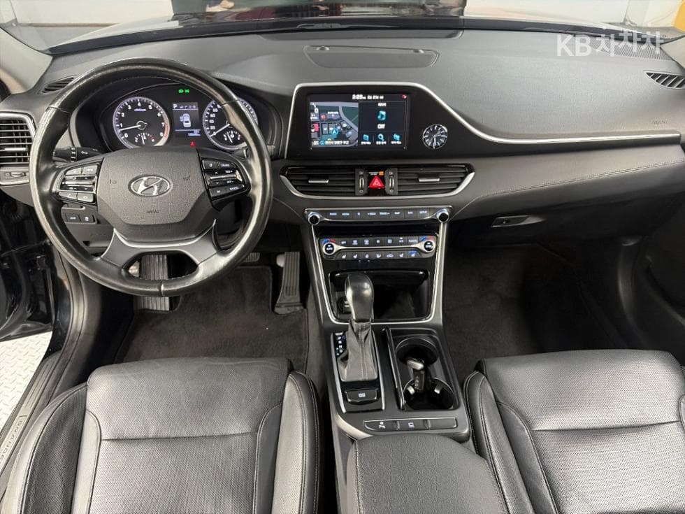 Hyundai Grandeur (Azera)IGRental car 3.0 LPi Modern Standard - 7