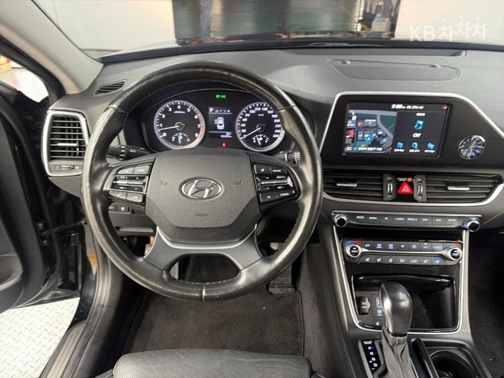 Hyundai Grandeur (Azera)IGRental car 3.0 LPi Modern Standard - 9