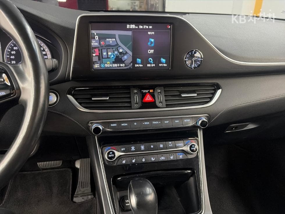 Hyundai Grandeur (Azera)IGRental car 3.0 LPi Modern Standard - 10