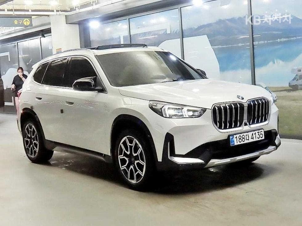 BMW X1(U11) sDrive20i xLine - Image 1