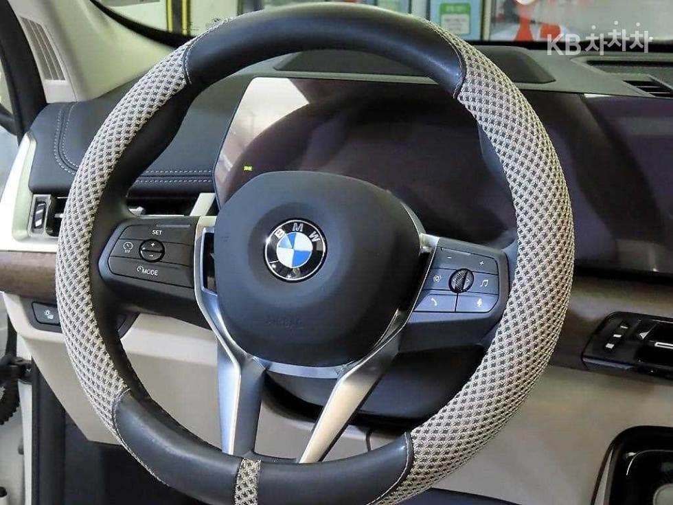 BMW X1(U11)sDrive20i xLine - 8