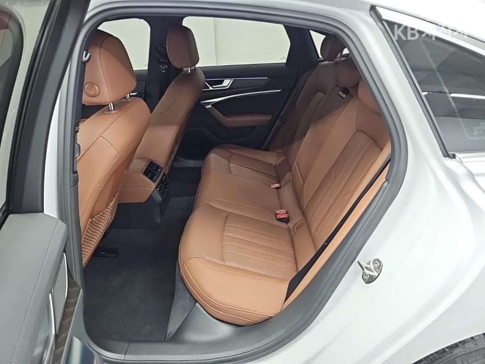 Ауди A6(C8)45 TFSI Premium - 12
