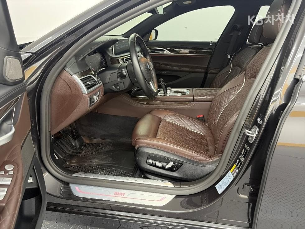 BMW 7시리즈 (G11)745e sDrive Design Pure Excellence - 11