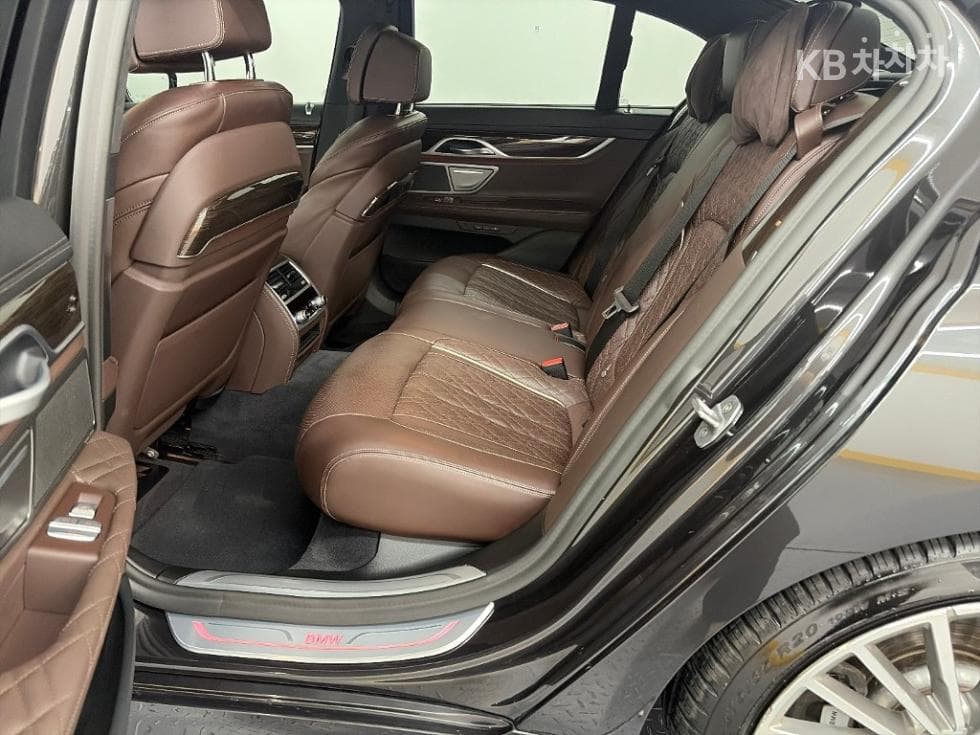 BMW 7시리즈 (G11)745e sDrive Design Pure Excellence - 12