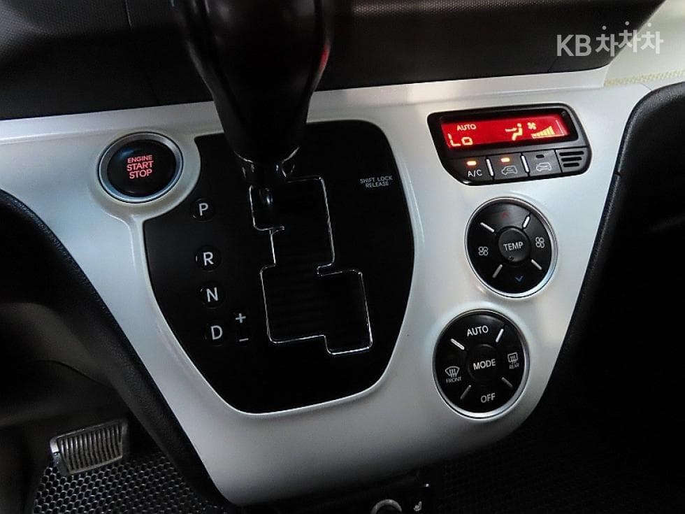 Kia Ray (van)1.0 Gasoline Prestige - 9
