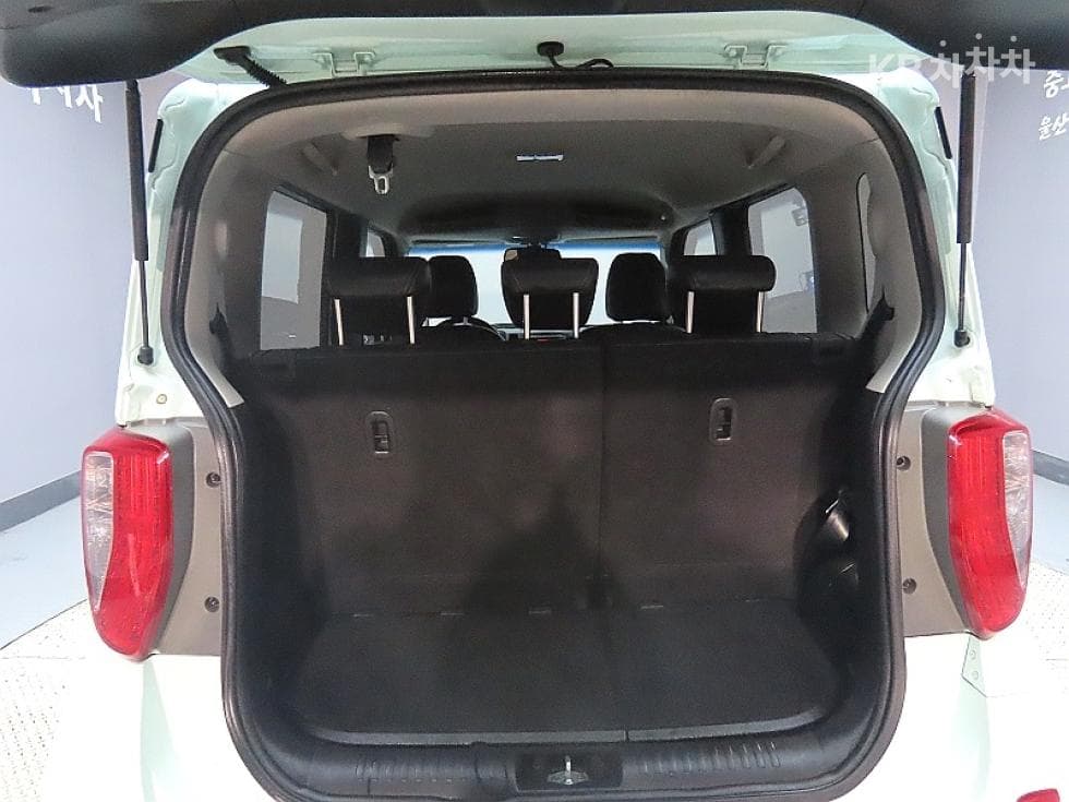 Kia Ray (van)1.0 Gasoline Prestige - 19