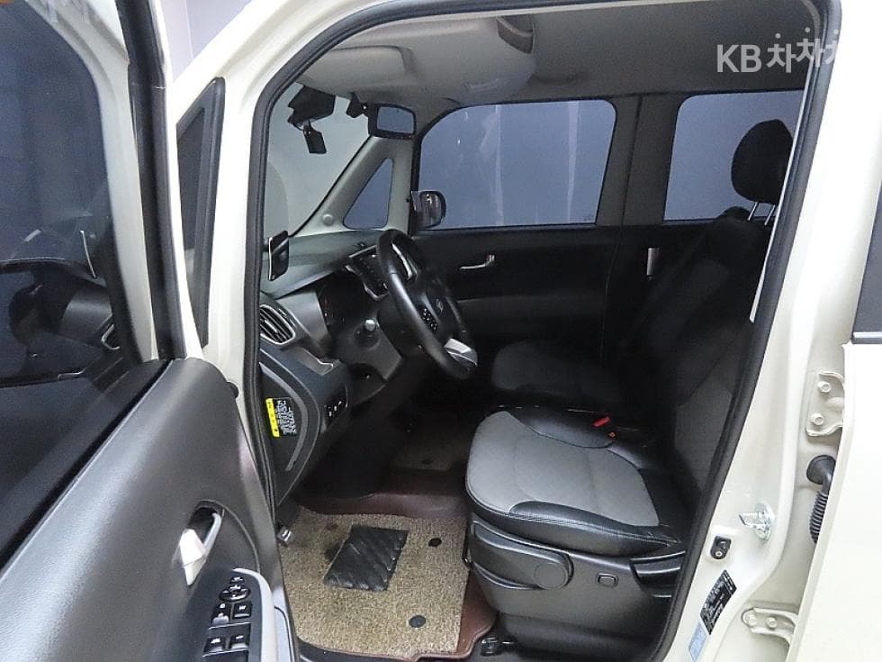 Kia The New (facelift) Ray (van)1.0 Gasoline Signature - 10