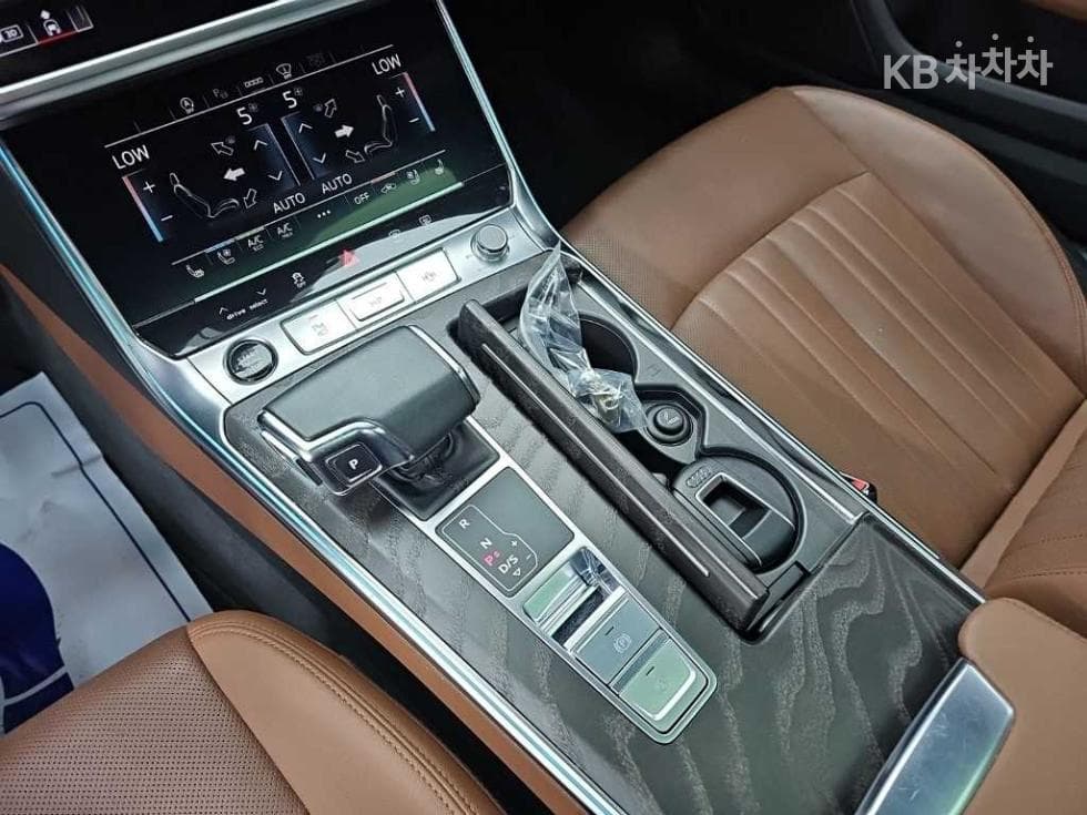 Ауди A6(C8)45 TFSI Quattro Premium - 8