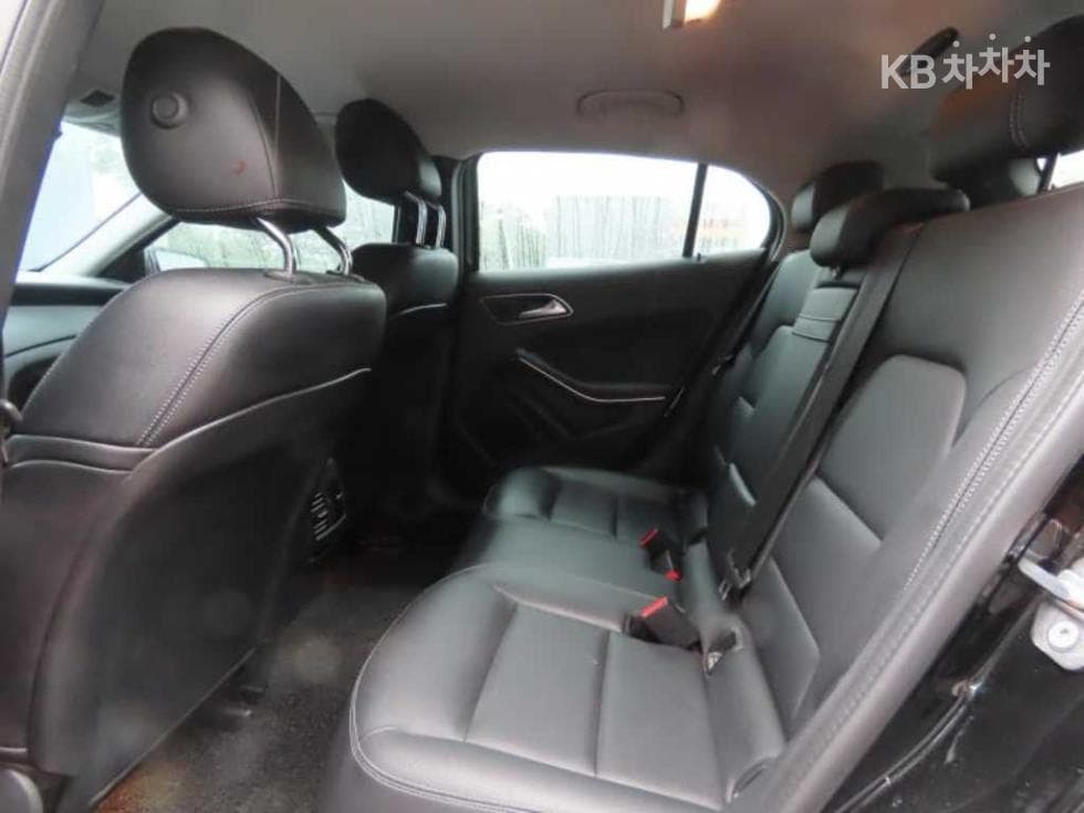 Mercedes-Benz GLA X156GLA220 Стандартен - 7
