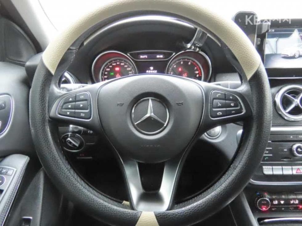 Mercedes-Benz GLA X156GLA220 Стандартен - 10