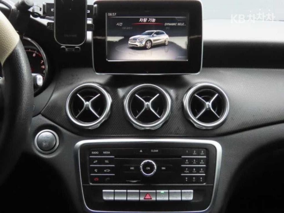 Mercedes-Benz GLA X156GLA220 Стандартен - 11
