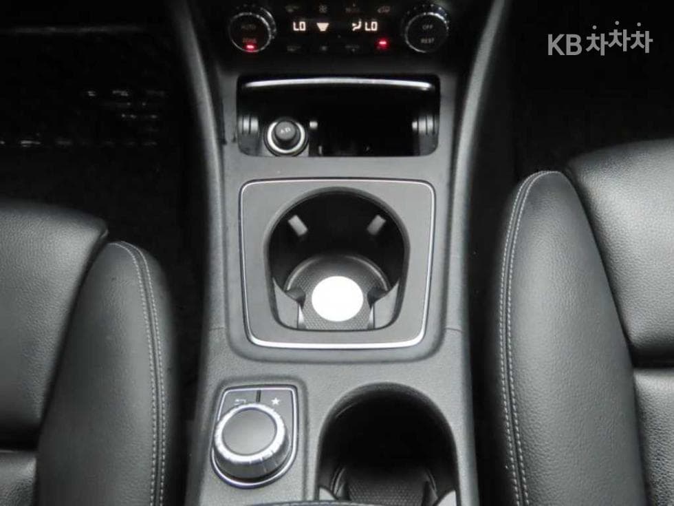 Mercedes-Benz GLA X156GLA220 Стандартен - 12