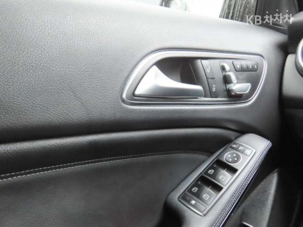 Mercedes-Benz GLA X156GLA220 Стандартен - 13