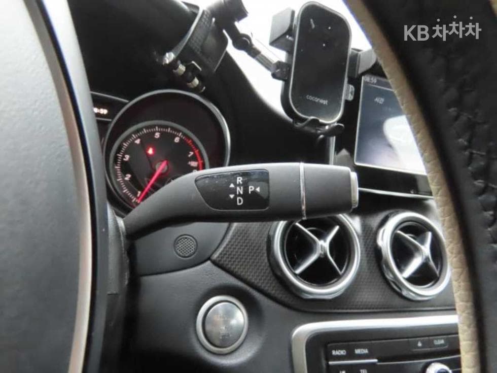 Mercedes-Benz GLA X156GLA220 Стандартен - 15