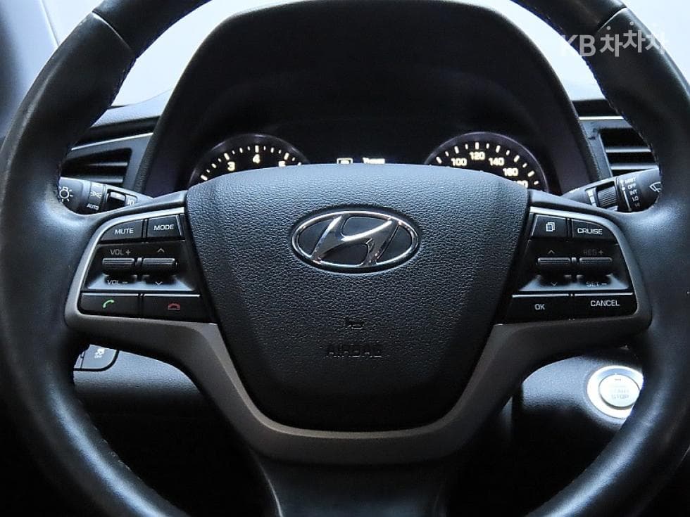 Hyundai Avante (Elantra)AD1.6 GDi Modern - 18