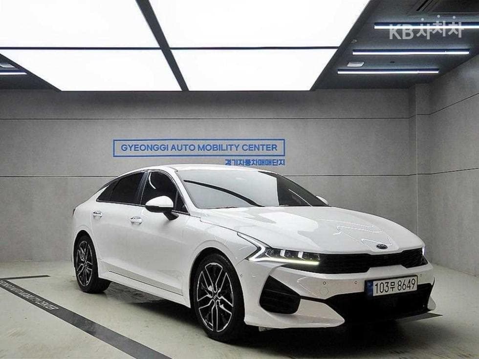 Kia K5 3rd Gen 1.6 Gasoline Turbo Signature - Image 1