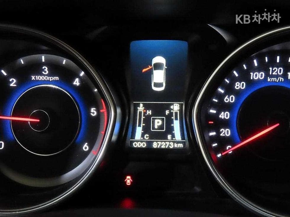 Хюндай The New (фейслифт) Avante (Elantra)1.6 VGT Premium Стандартен - 9
