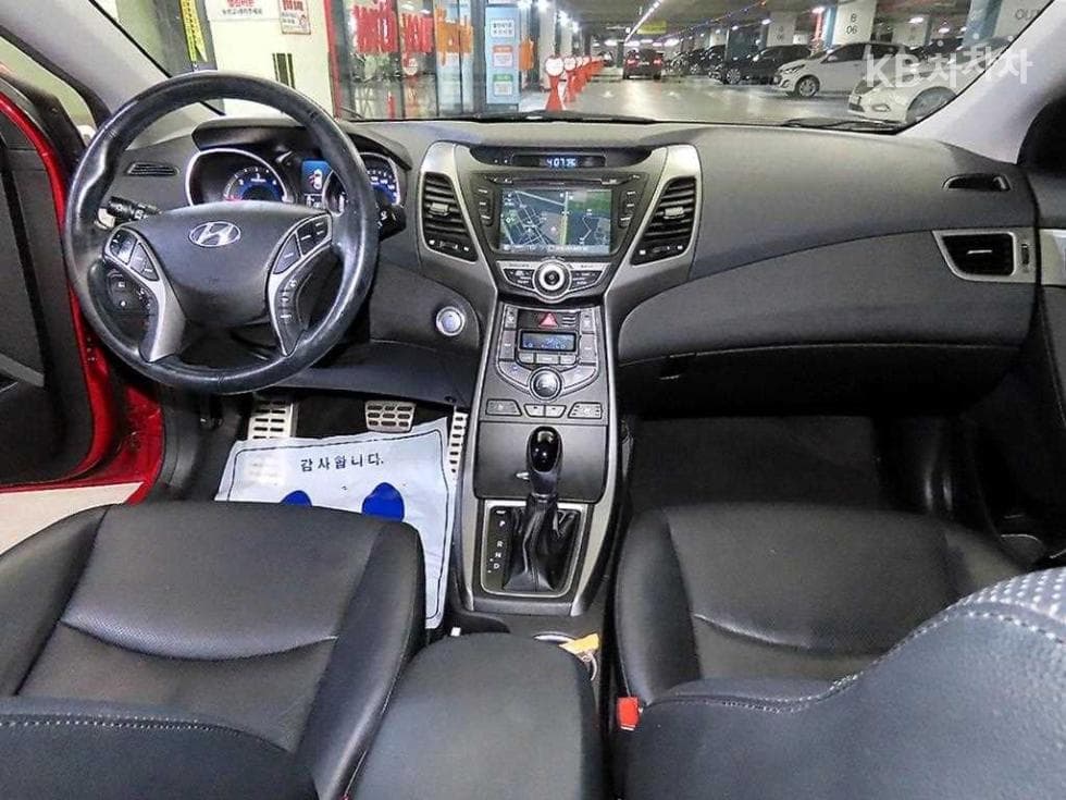 Хюндай The New (фейслифт) Avante (Elantra)1.6 VGT Premium Стандартен - 10
