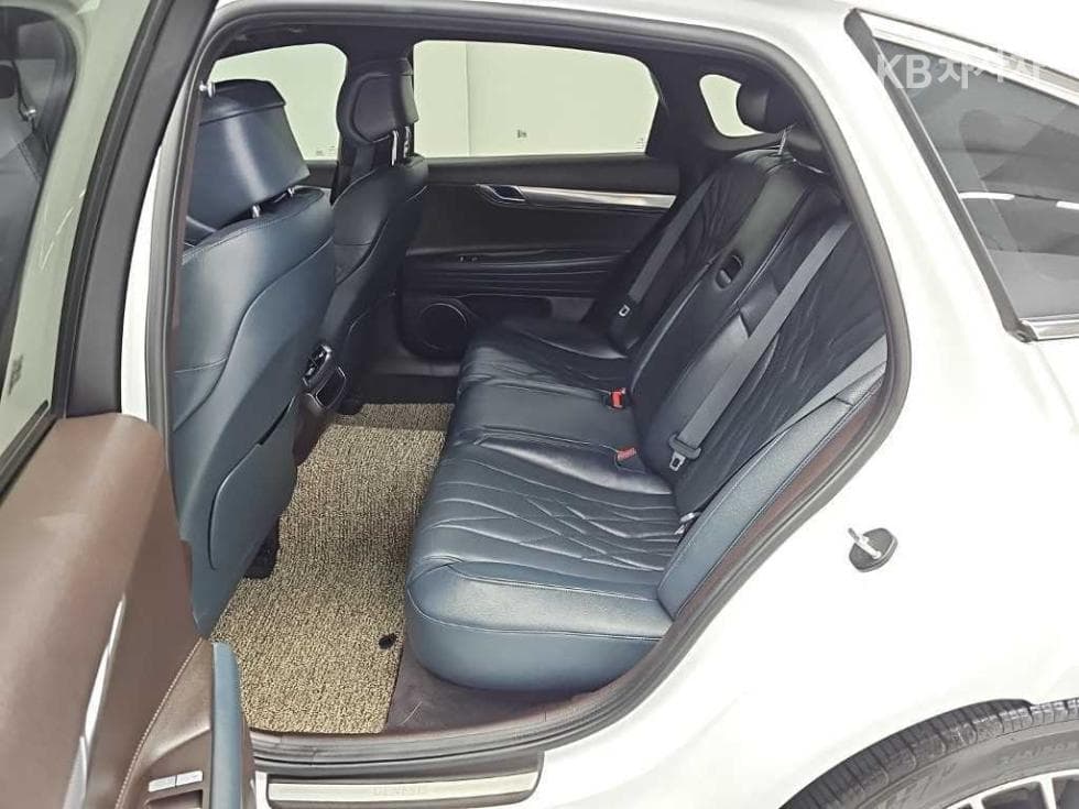 Дженезис G80(RG3)2.5 Турбо Бензин Директ Инжекция 2WD - 12