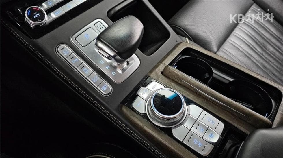 Дженезис G903.3T GDi AWD Премиум Люкс - 9