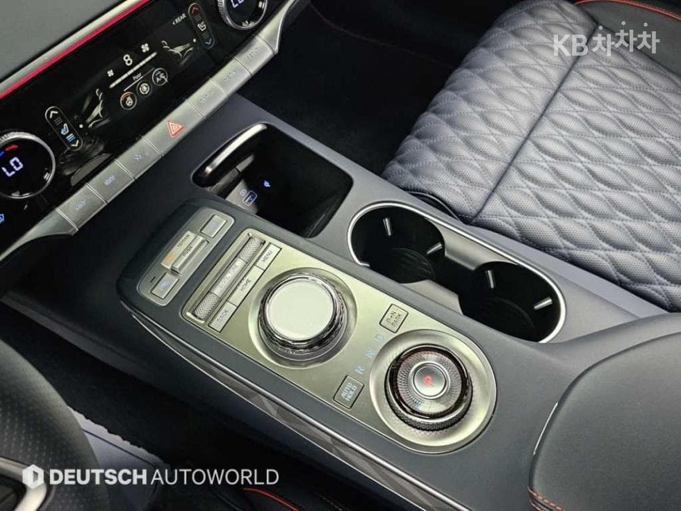 Дженезис GV70Бензин 2.5T 스포츠패키지 AWD - 9