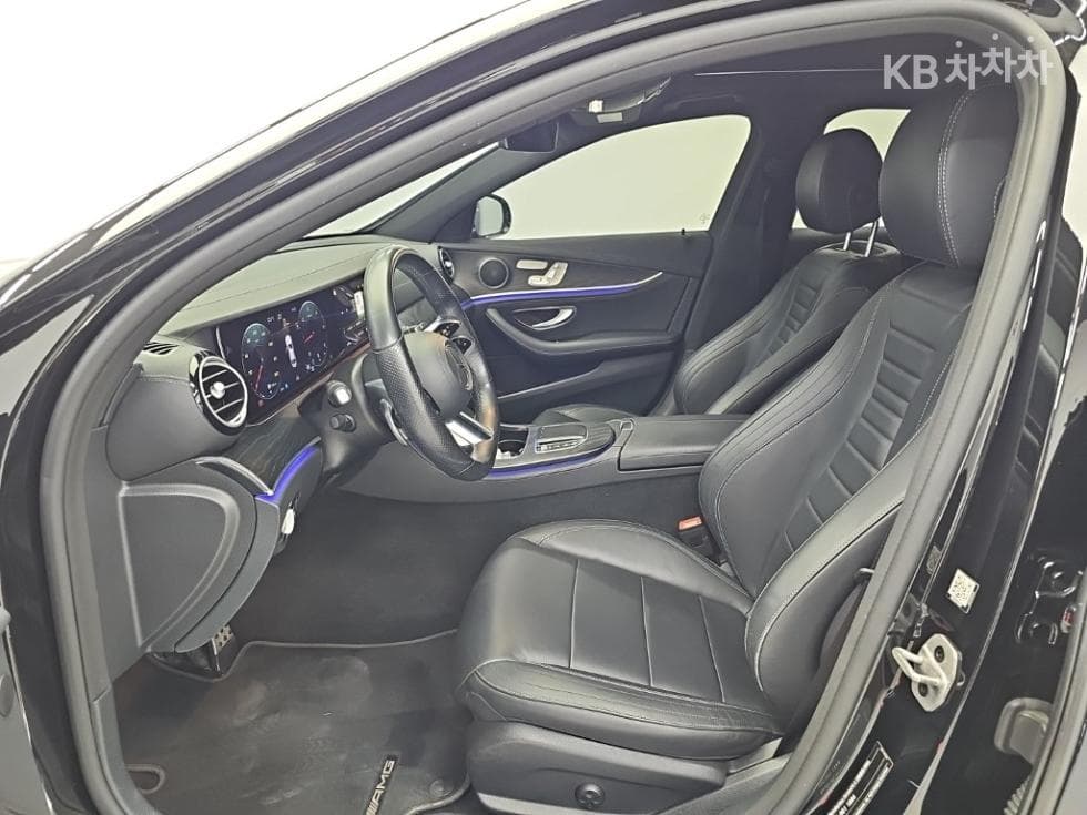 Mercedes-Benz E-Клас (W213)E220d 4MATIC AMG Line - 11