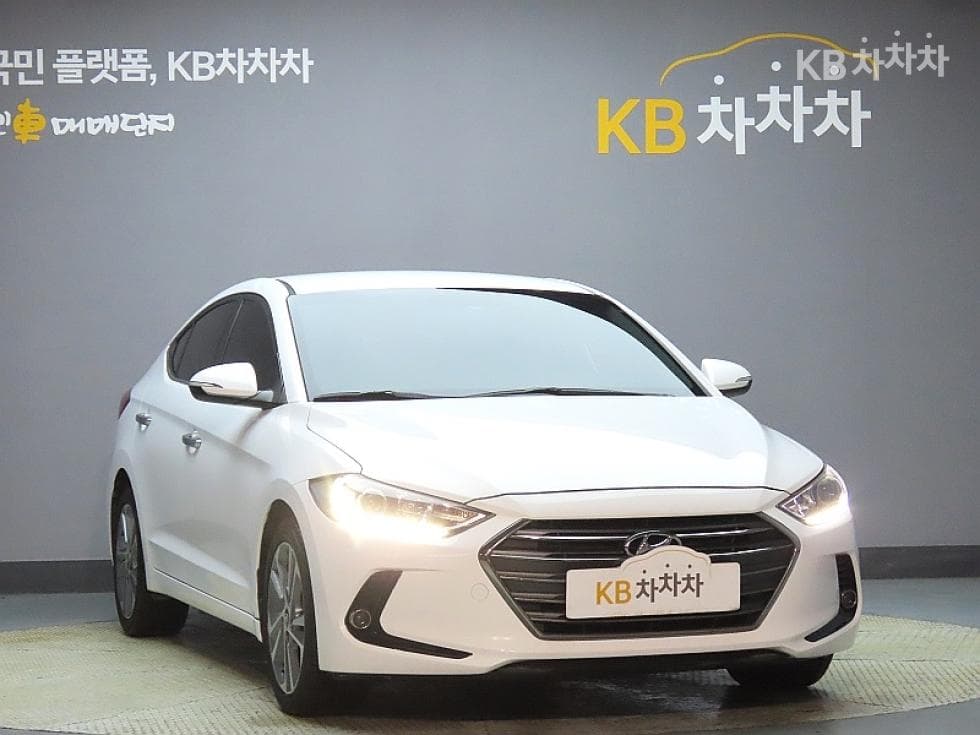 Хюндай The New (фейслифт) Avante (Elantra)1.6 GDi Modern Специал (специален признак/издание) - 3
