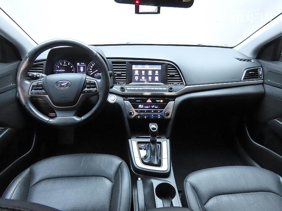 Хюндай The New (фейслифт) Avante (Elantra)1.6 GDi Modern Специал (специален признак/издание) - 6