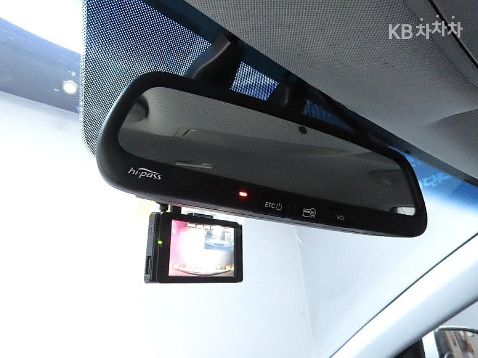 Хюндай The New (фейслифт) Avante (Elantra)1.6 GDi Modern Специал (специален признак/издание) - 16