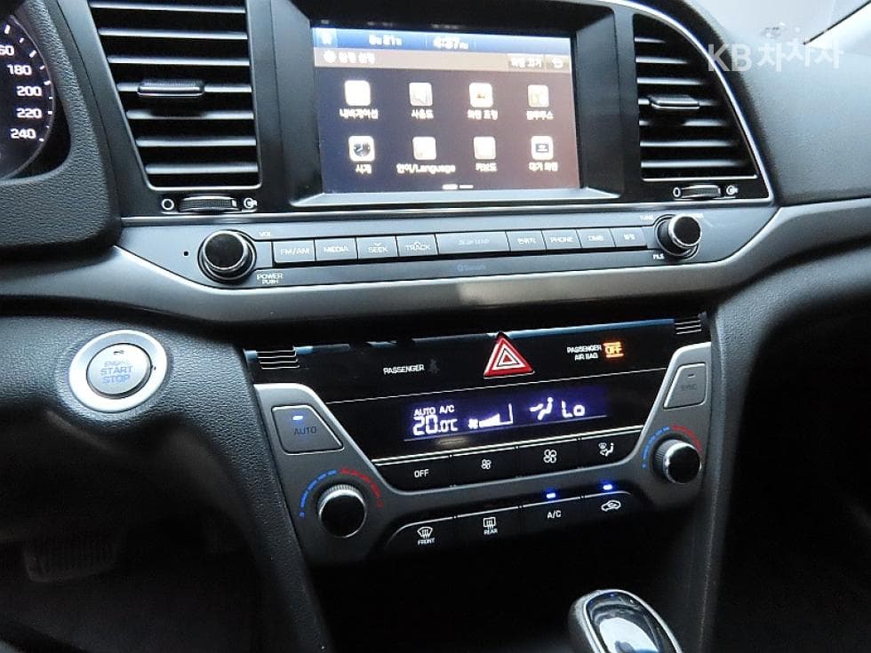 Хюндай The New (фейслифт) Avante (Elantra)1.6 GDi Modern Специал (специален признак/издание) - 17