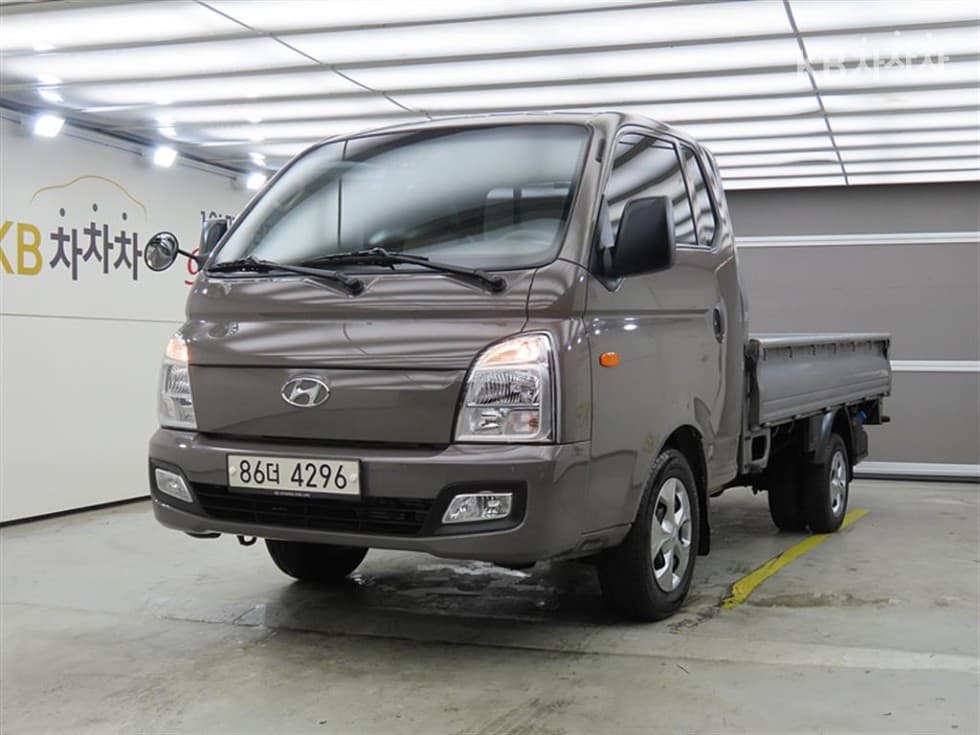 Hyundai Porter 2 Extra Long Super Cab CRDi Smart - Image 1