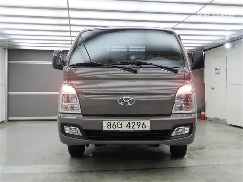Hyundai Porter 2Extra Long Super Cab CRDi Smart - 2