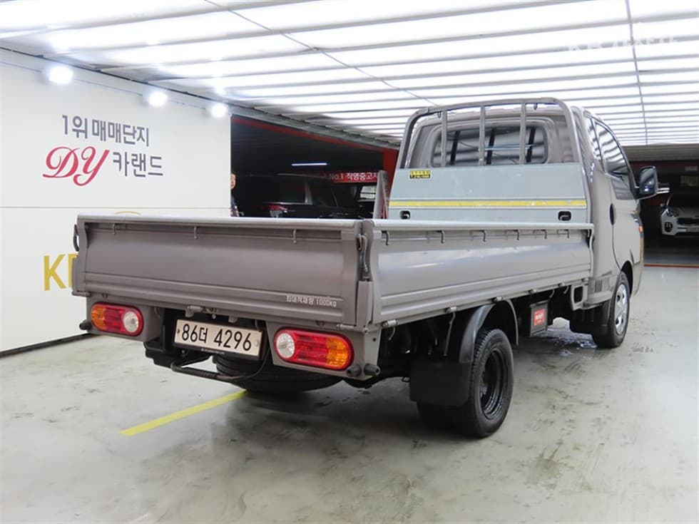Hyundai Porter 2Extra Long Super Cab CRDi Smart - 4