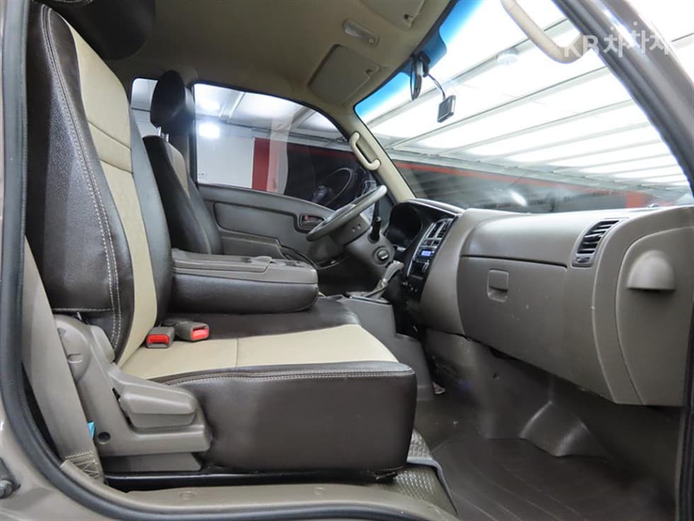 Hyundai Porter 2Extra Long Super Cab CRDi Smart - 6