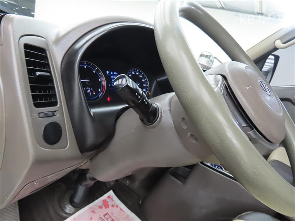 Hyundai Porter 2Extra Long Super Cab CRDi Smart - 13