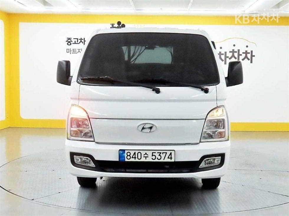 Hyundai Porter 2 Extra Long Box Truck Super Cab SUP - Image 1