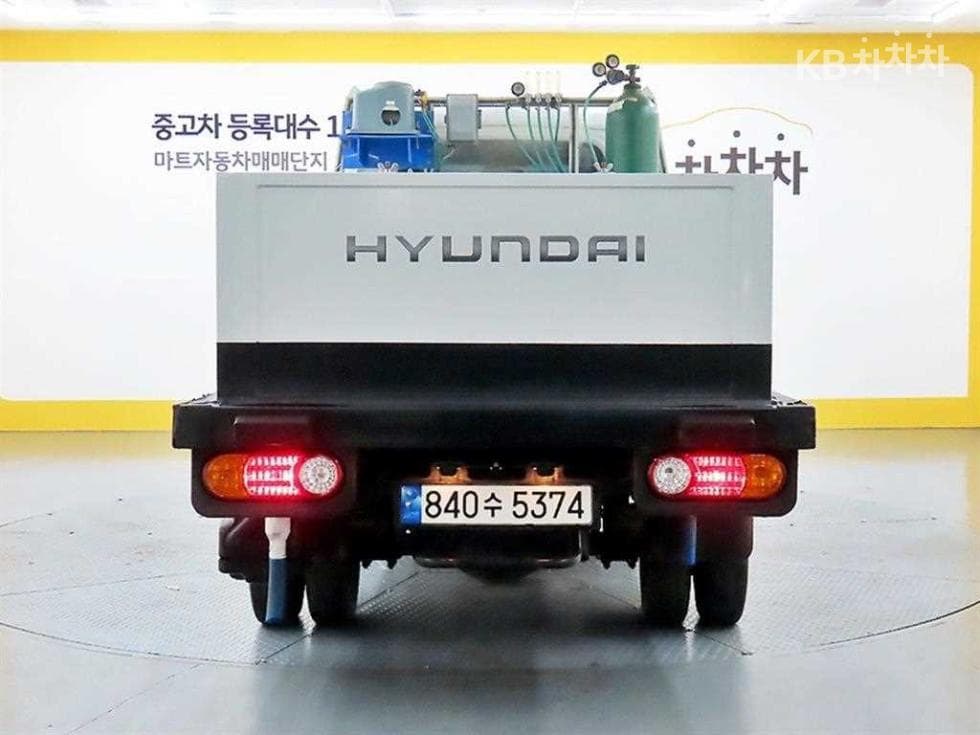 Hyundai Porter 2Extra Long Box Truck Super Cab SUP - 3