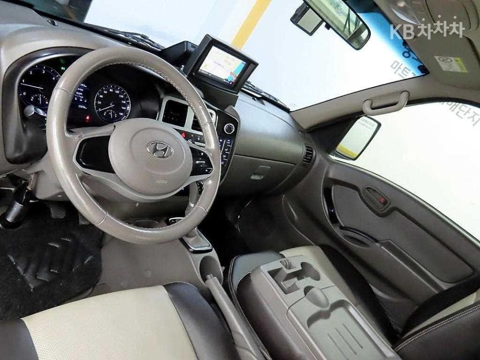 Hyundai Porter 2Extra Long Box Truck Super Cab SUP - 6