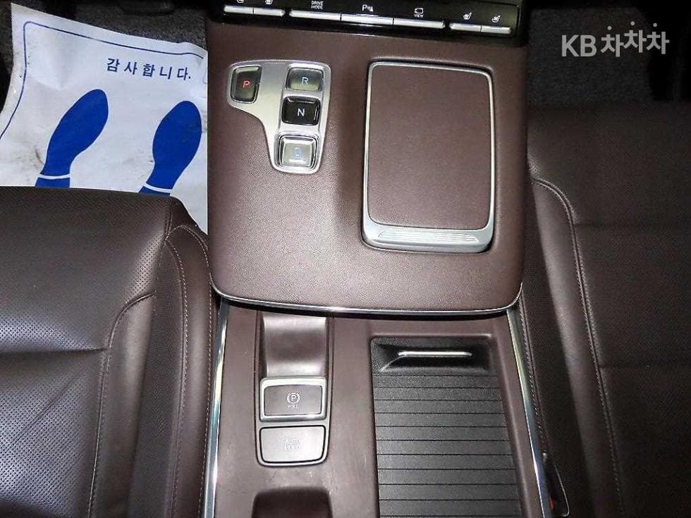 Хюндай The New (фейслифт) Grandeur (Azera)2.5 Premium 초이스 - 12