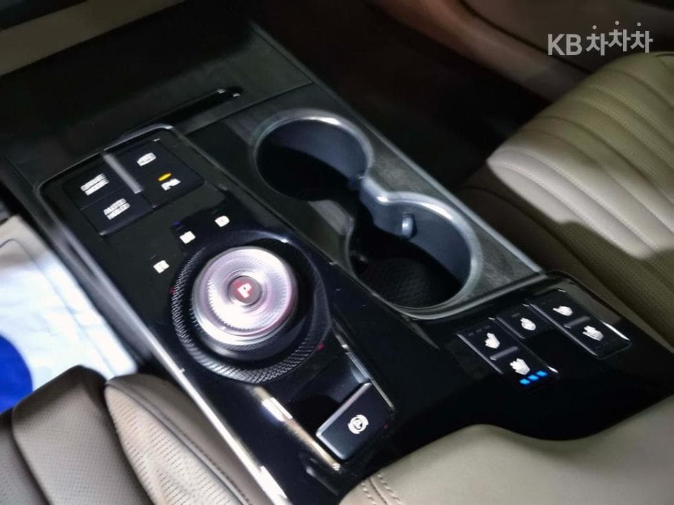 Киа K82.5L бензин Signature Специал (специален признак/издание) - 11