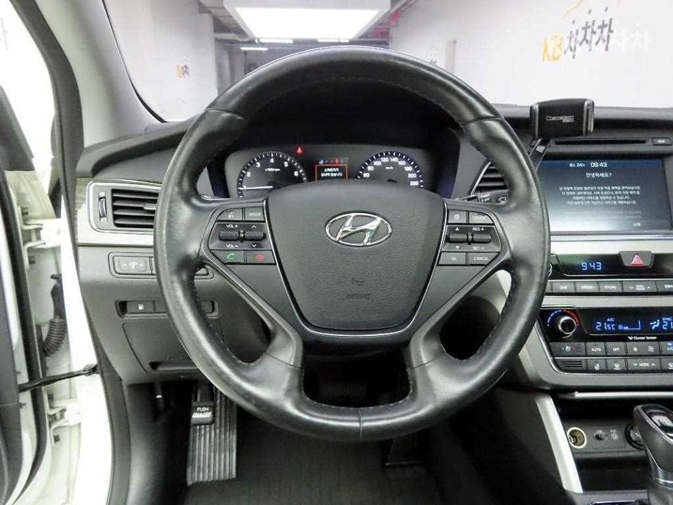 Хюндай Соната LF2.0 Premium Стандартен - 8