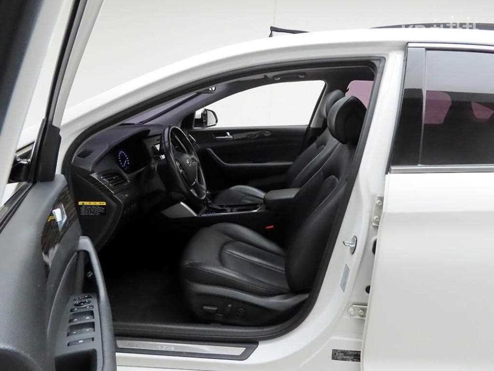 Хюндай Соната LF2.0 Premium Стандартен - 12