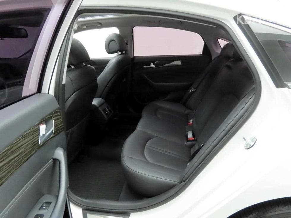 Хюндай Соната LF2.0 Premium Стандартен - 13