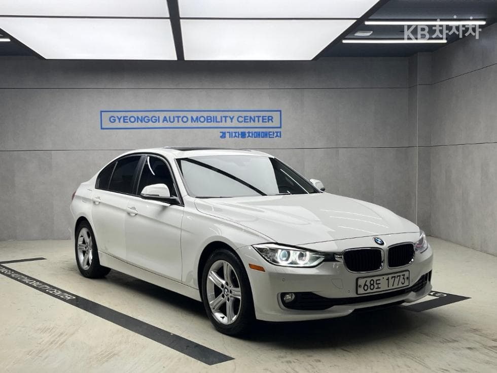 BMW New3 Series 320d F30(12~) - Image 1