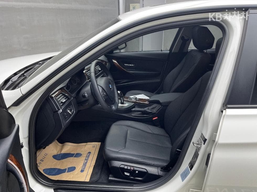 BMW New3 Series320d F30 - 5