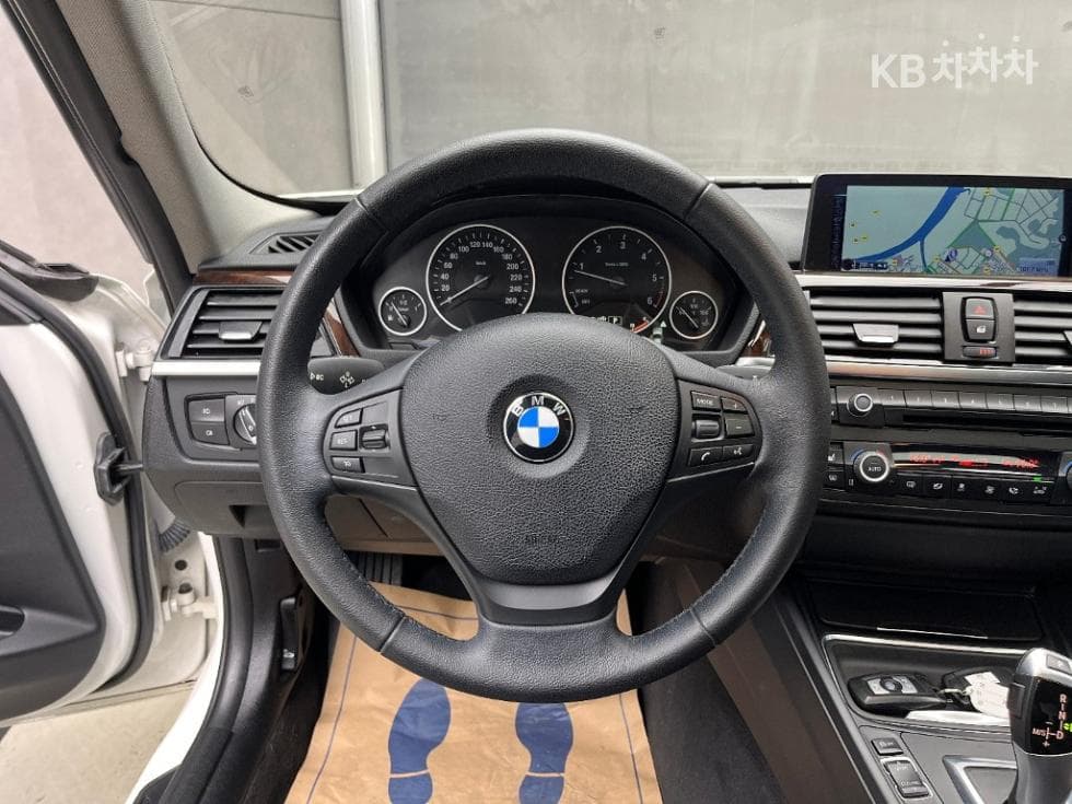 BMW New3 Series320d F30 - 9