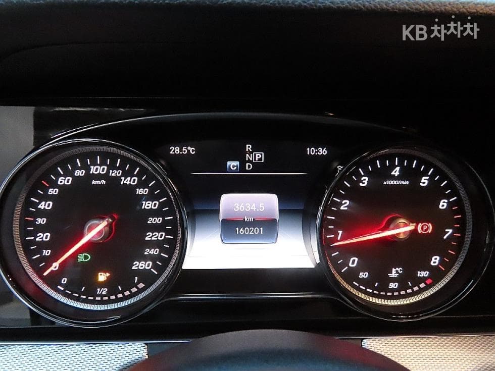 Mercedes-Benz E-Class (W213)E200 Avantgarde - 8