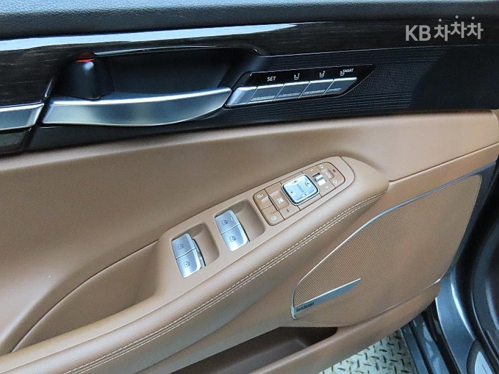 Genesis G903.8 GDi AWD Premium Luxury - 13