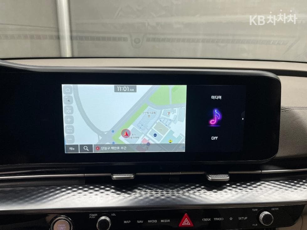 Киа Канивал 4-то поколениеВисок Лимузин (Канивал) G3.5 GDI 9-местен Signature - 13