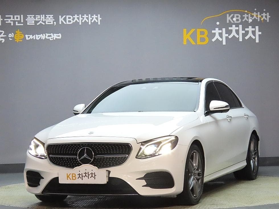 Mercedes-Benz E-Class (W213) E300 AMG Line - Image 1